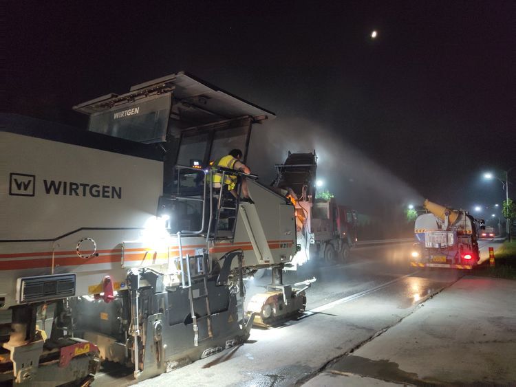 路面銑刨拉毛工程