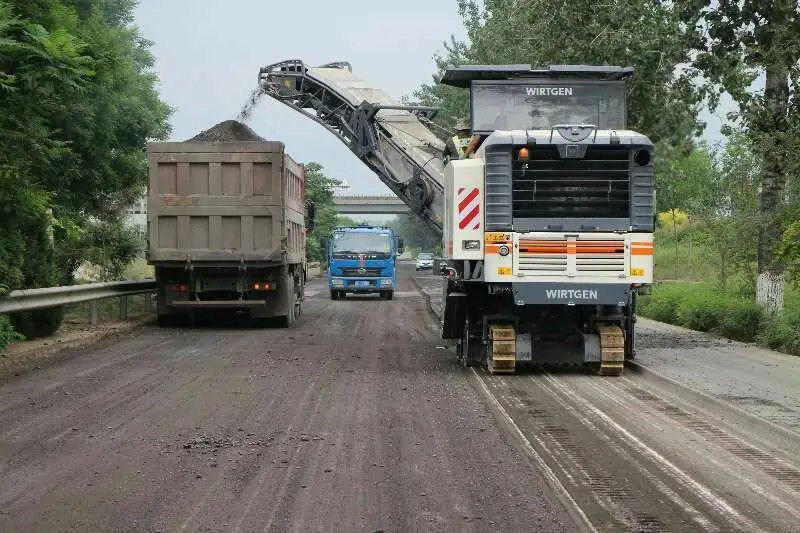 路面銑刨拉毛工程