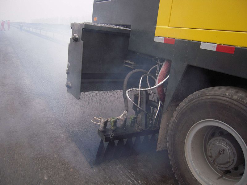 乳化瀝青同步碎石封層